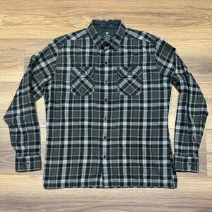 Kuhl Dillingr Button Down Shirt in Gray/Black Plaid Size Large